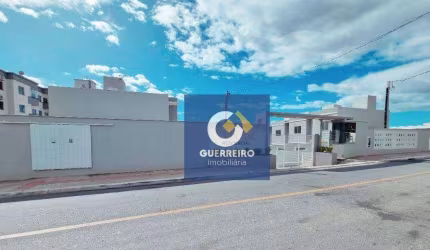 Casa com 2 dormitórios para alugar, 50 m² por R$ 2.152,00/mês - Espinheiros - Itajaí/SC