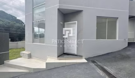 Casa em condomínio fechado com 3 quartos para alugar na Rua Máximo João Kopp, 814, Santa Cândida, Curitiba por R$ 3.500