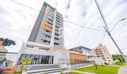 Apartamento com 2 Dormitórios, 1 Suíte, Sacada com Churrasqueira, 1 Vaga de Garagem.
