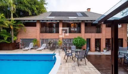 Casa com 767 m², 6 quartos sendo 4 suítes à venda no bairro Uberaba.