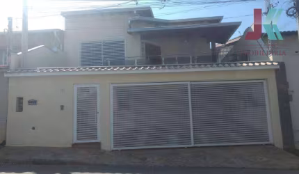 Casa com 4 dormitórios à venda, 280 m² por R$ 1.200.000,00 - Centro - Jaguariúna/SP