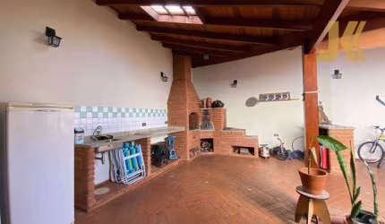 Casa com 4 dormitórios à venda, 220 m² por R$ 790.000,00 - Subdivisão Gastaldo - Jaguariúna/SP