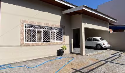 Casa com 3 dormitórios à venda, 232 m² por R$ 700.000,00 - Jardim Sônia - Jaguariúna/SP
