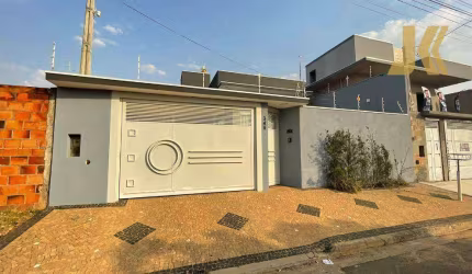 Casa com 3 dormitórios à venda, 144 m² por R$ 750.000,00 - Jardim Pinheiros - Jaguariúna/SP