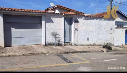 Casa com 2 dormitórios à venda, 82 m² por R$ 650.000 - Centro - Jaguariúna/SP