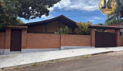 Casa com 2 dormitórios à venda, 196 m² por R$ 700.000,00 - São Pedro - Jaguariúna/SP