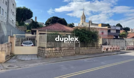 CASA 4 DORMITÓRIOS SENDO 1 SUÍTE, VAGA 4 CARROS E AMPLO TERRENO EM CAPOEIRAS