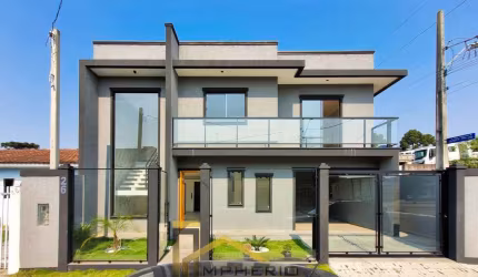 Casa de 3 quartos com suíte e 2 salas no Umbará, Curitiba-PR: 196m², 3 banheiros, 2 vagas de garagem!
