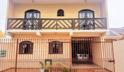 Imperdível oportunidade: Casa à venda em Curitiba-PR, bairro Tatuquara, 4 quartos, 1 suíte, 2 salas, 4 vagas, 200m².