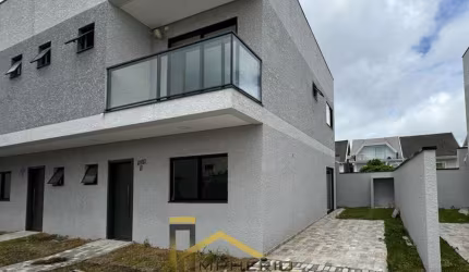 Impecável casa em condomínio à venda em Curitiba-PR, Boqueirão - 4 quartos, 1 suíte, 2 salas, 3 banheiros, 2 vagas de garagem, 126m²
