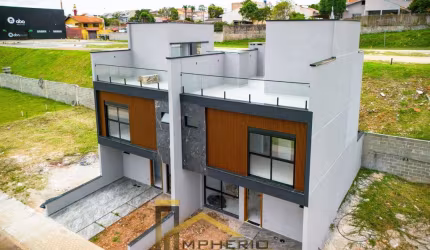 Imóvel à venda em Curitiba-PR: Casa espaçosa com 3 quartos, 1 suíte, 2 banheiros e 2 vagas de garagem no Xaxim - Confira!