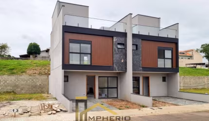 Imóvel à venda em Curitiba-PR: Casa espaçosa com 3 quartos, 1 suíte, 2 banheiros e 2 vagas de garagem no Xaxim - Confira!