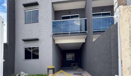 Excelente Sobrado à Venda no Sítio Cercado, Curitiba-PR: 3 Quartos, 1 Suíte, 2 Salas, 3 Banheiros, 2 Vagas, 80m²! Aproveite!