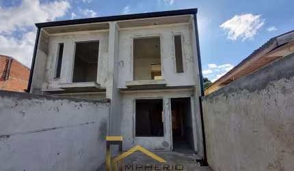 Casa à venda na Cidade Industrial, Curitiba-PR: 2 quartos, 1 sala, 2 banheiros, 1 vaga de garagem, 70m² de área.