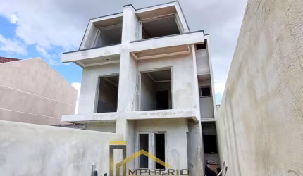 Imperdível Casa à Venda em Curitiba-PR, 3 quartos, 1 suíte, 101m², no Bairro Sítio Cercado
