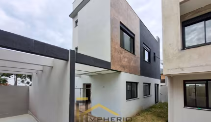 Casa em Condomínio à Venda em Curitiba-PR, Bairro Uberaba: 3 Quartos, 1 Suíte, 3 Salas, 1 Vaga de Garagem, 126m² área.