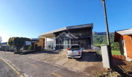 Prédio comercial à venda no centro de Picada Café, na Serra Gaúcha