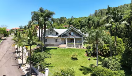Casa incrível à venda em Picada Café na Serra Gaúcha!