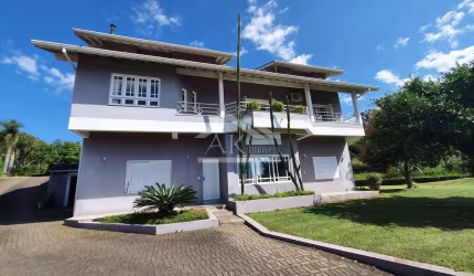 Casa ampla à venda no bairro Pinhal Alto em Nova Petrópolis, na Serra Gaúcha