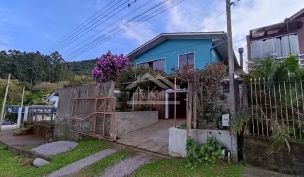 Casa com 2 quartos e closet à venda em Picada Café na Serra Gaúcha