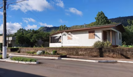 Casa com 3 quartos à venda no centro comercial de Picada Café, na Serra Gaúcha