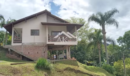 Casa com  01 quarto e 01 suíte à venda em Picada Café, na Serra Gaúcha.
