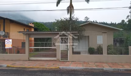 Duas casas com 2 quartos cada, à venda em Picada Café na Serra Gaúcha