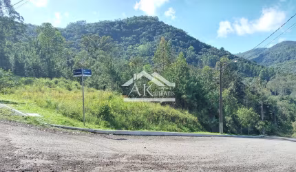 Terreno de esquina com vista panorâmica a venda em Picada Café, na Serra Gaúcha