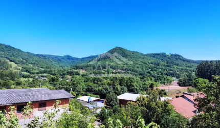 Amplo terreno arborizado à venda em Picada Café na Serra Gaúcha