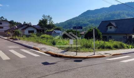 Terreno de esquina à venda no centro de Picada Café, na Serra Gaúcha