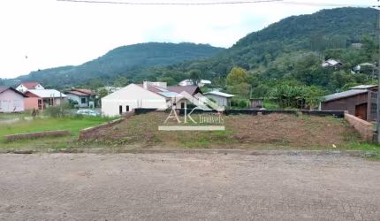 Terreno em loteamento tranquilo à venda na cidade de Picada Café, na Serra Gaúcha