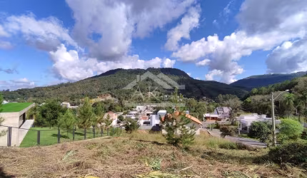 Terreno de esquina com vista à venda em Picada Café na Serra Gaúcha
