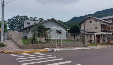 Casa em terreno de esquina, na cidade de Picada Café na Serra Gaúcha