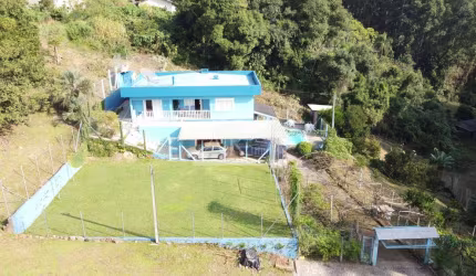 Belíssima casa com piscina, à venda na cidade de Nova Petrópolis, na Serra Gaúcha