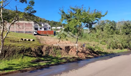 Amplo terreno à venda no centro de Picada Café, na Serra Gaúcha