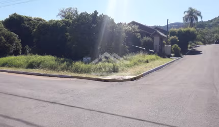 Terreno de esquina, em bairro seguro, a venda em Picada Café, na Serra Gaúcha