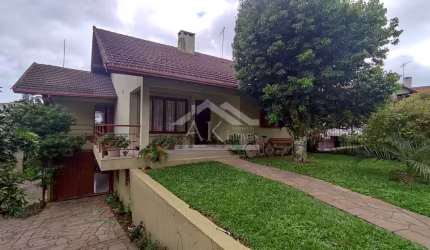 Casa mobiliada, de dois pavimentos, à venda em Nova Petrópolis na Serra Gaúcha!