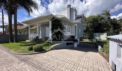 Aconchegante casa com 3 dormitórios, à venda em Nova Petrópolis na Serra Gaúcha