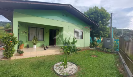 Casa ampla com três quartos à venda em Picada Café na Serra Gaúcha