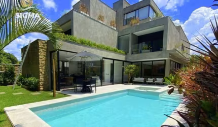 Casa nova de alto padrão na Riviera de São Lourenço com 7 suítes - Lazer e 6 vagas de garagem.