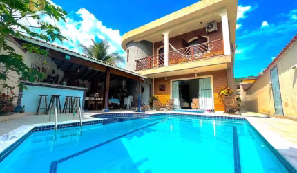 Casa à venda com 4 dormitórios - Piscina e churrasqueira - Condomínio com segurança e lazer - Jardim Albamar, Guarujá/SP