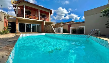 Casa com 3 suítes - Piscina e espaço pra churrasqueira - 4 vagas - Praia da Enseada, Guarujá.
