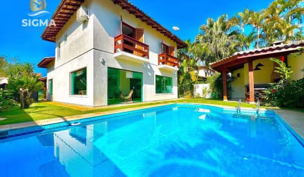 ALTO PADRÃO - Casa à venda com 3 suítes - Piscina e churrasqueira - 2 vagas - Pernambuco II - Guarujá/SP