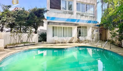Frente mar - Casa à venda com 4 suítes - Piscina e churrasqueira - 5 vagas - Enseada - Guarujá/SP