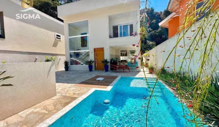 Alto padrão - Casa à venda com 4 suítes - Piscina e churrasqueira - 2 vagas - Pernambuco II - Guarujá/SP