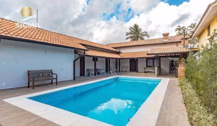 Alto padrão - Casa à venda com 4 suítes - Piscina e churrasqueira - 4 vagas - Jardim Acapulco - Guarujá/SP