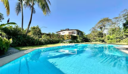 Casa com 5 quartos sendo 3 suítes à venda na Praia do Pernambuco - Guarujá/SP.