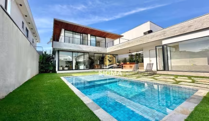 Casa com 5 Suítes à venda  no Condomínio Jardim Acapulco - Guarujá/SP.