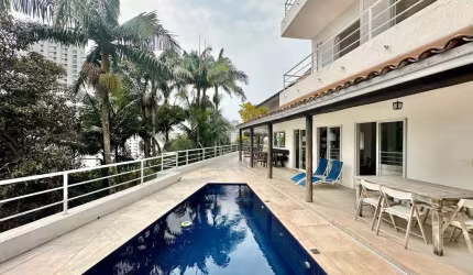 Casa à venda no condomínio Península - Guarujá/SP.