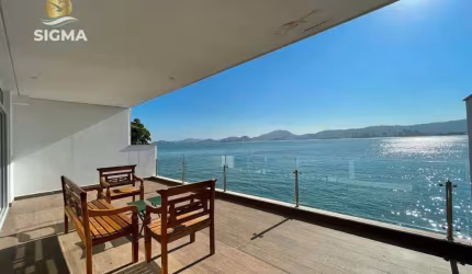 FRENTE MAR - Casa com 3 Suítes à venda na Praia da Enseda Guarujá/SP.